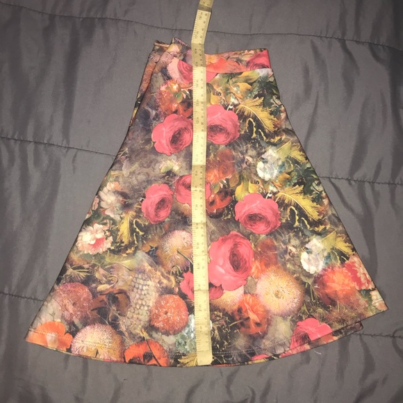 Skirt - Picture 2 of 2